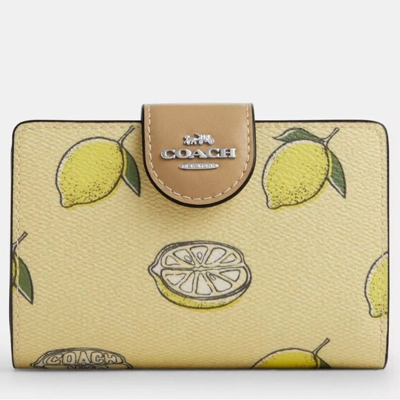 Coach NWT Medium Corner Zip Wallet With Lemon Print - Picture 1 of 4